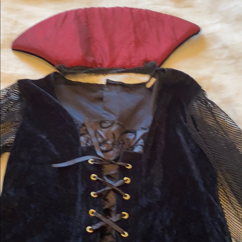 Vampire costume - Picture 5 of 5